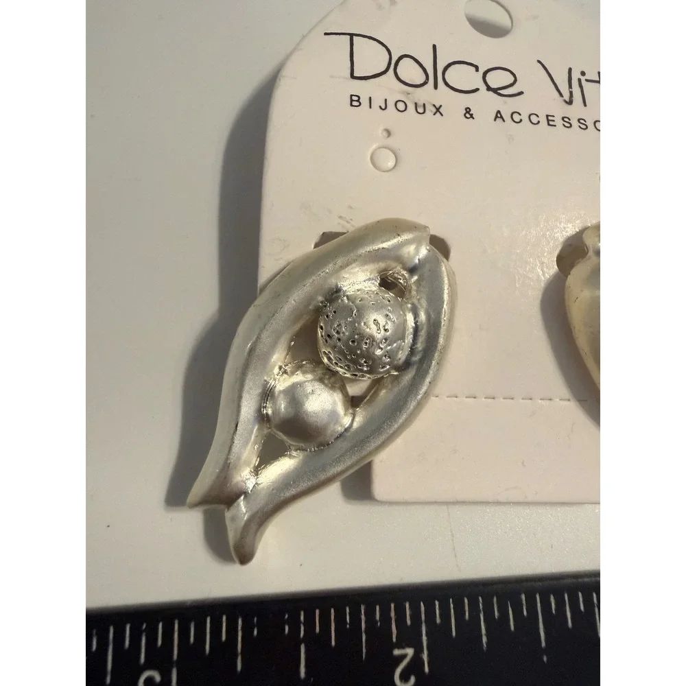 Dolce Vita Bijoux Silver Tone Abstract Pod Clip On Earrings Statement Jewelry